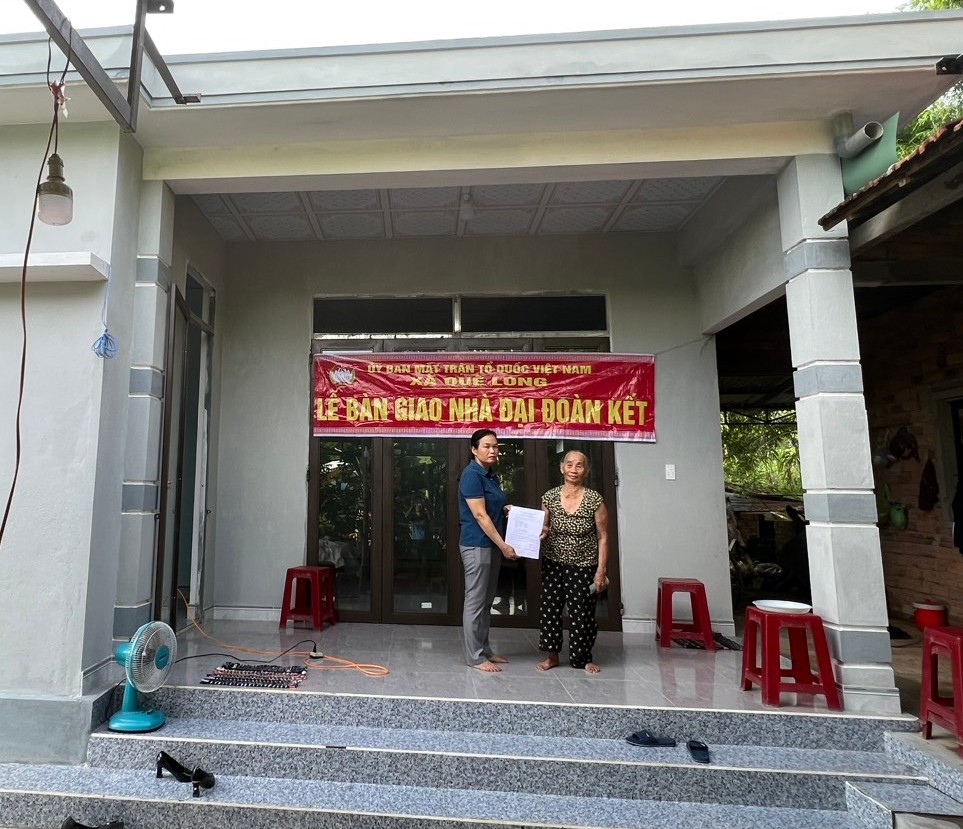 Công tác chăm lo cho người nghèo của Ủy ban MTTQ Việt Nam xã Quế Long